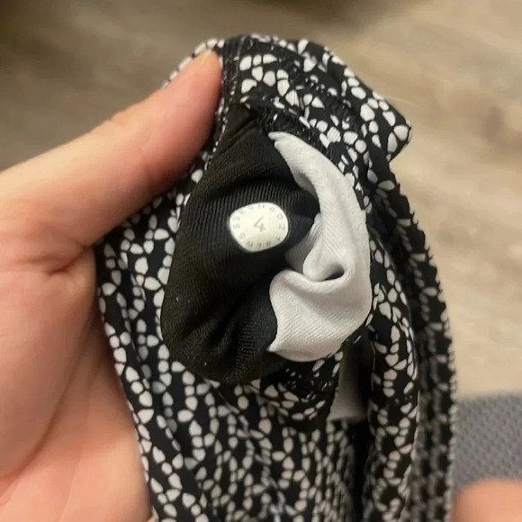 Lululemon Align Crops 21" Monochromatic Ice Grey size 4 leggings - Picture 8 of 8